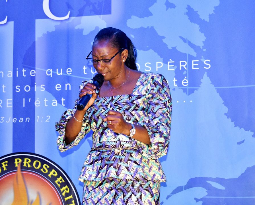 Prophetesse Aimée Nkoundou